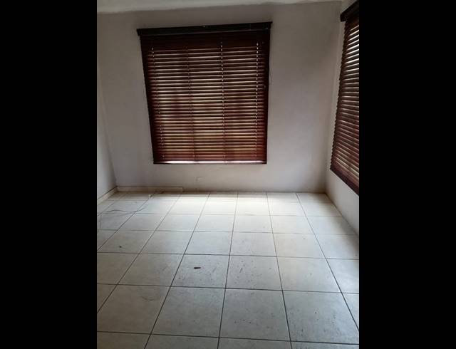 2 BEDROOM HOUSE FOR SALE IN PROTEA GLEN